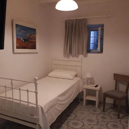 Aspasia * Λαύκος